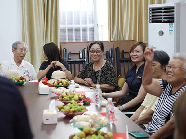 中庭裝飾集團丨&ldquo;情暖中秋，將愛傳承&rdquo;&mdash;&mdash;走進金浦社區慰問高齡老人
